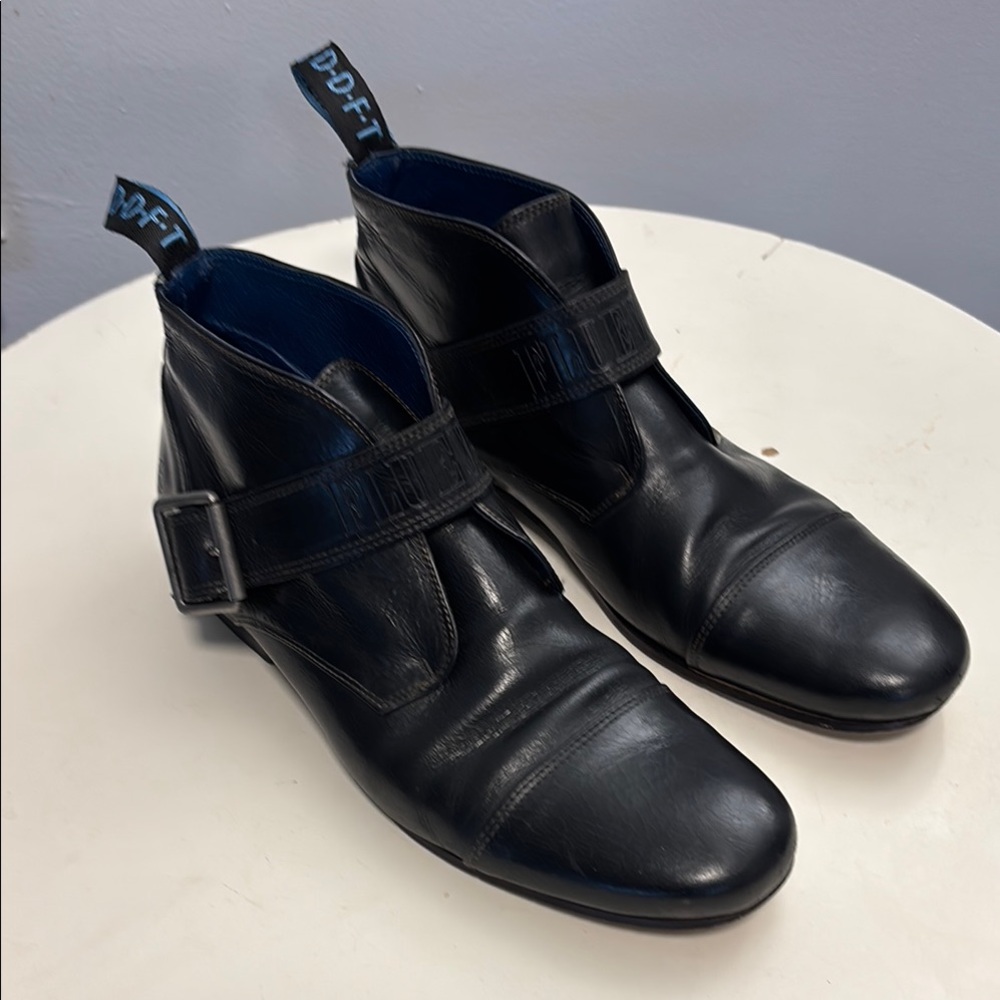 VINTAGE John Fluevog Black Leather Ankle Boots